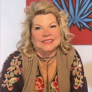 Meet your Posher, Sandy